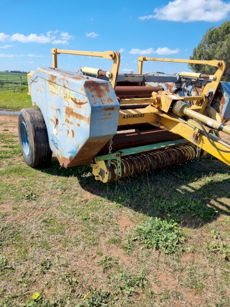 2002 Ashmore Haymax hay conditioner