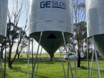 Repaired 15T Feed & Seed Silo