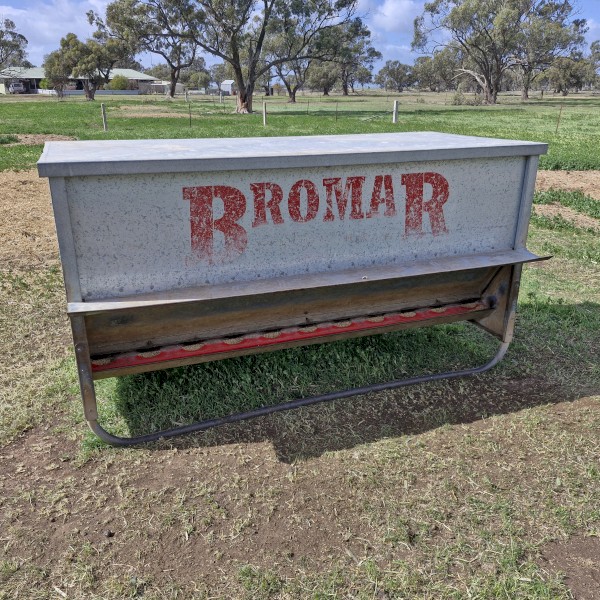 Sheep Feeder
