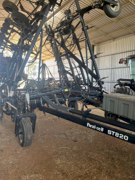 Flexicoil ST820 Air Seeder