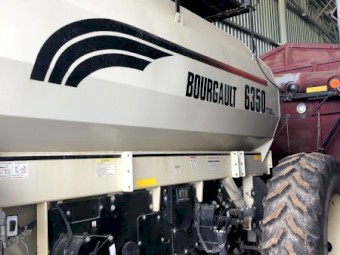2014 Bourgault 8910 and 6350 TBH Cart