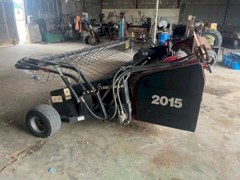 2004 Case IH Model 2015 Windrow Rake Up