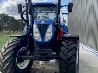 2016 New Holland T7.170 Auto Command Tractor with Loader