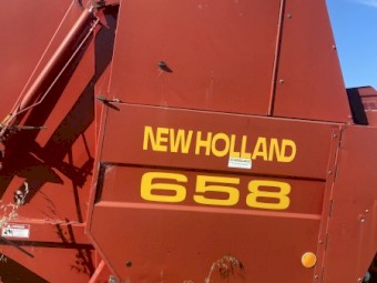 New Holland 658 round Hay Baler