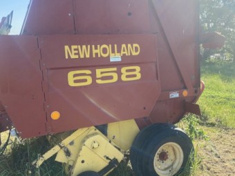 New Holland 658 round Hay Baler