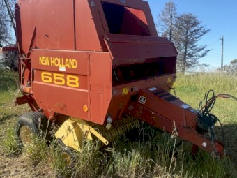 New Holland 658 round Hay Baler