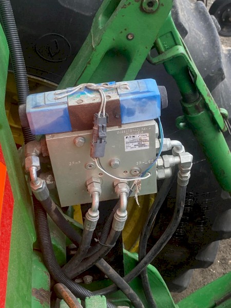WANTED Trimble Valve suit 8000 series John Deere
