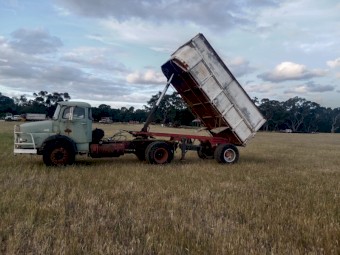 1418 semi tipper 