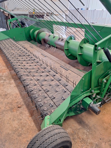 2020 John Deere 615P Belt Pickup