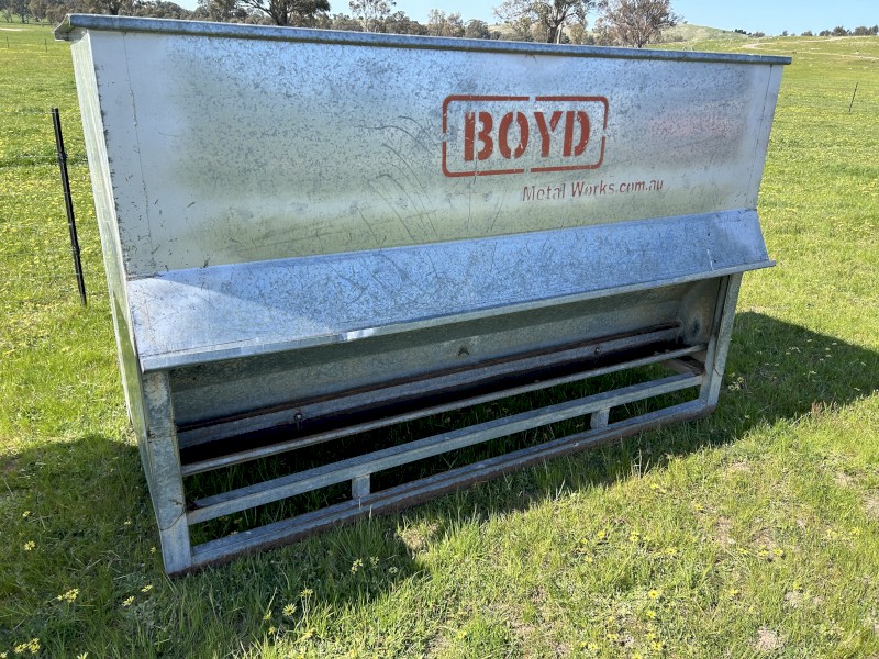 Boyd Sheep Feeders