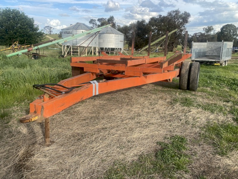 Hay Shed Stacker square bale