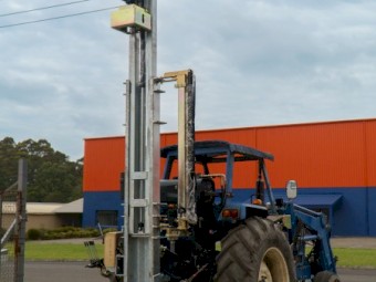 ELGRA HYDRAULIC PERCUSSION POST DRIVER HI LIFT 3.6MTRS UNDER THE TAMPER PAD