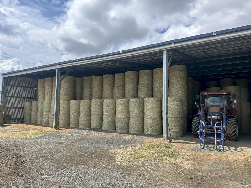 Oaten 4x4 Round Hay