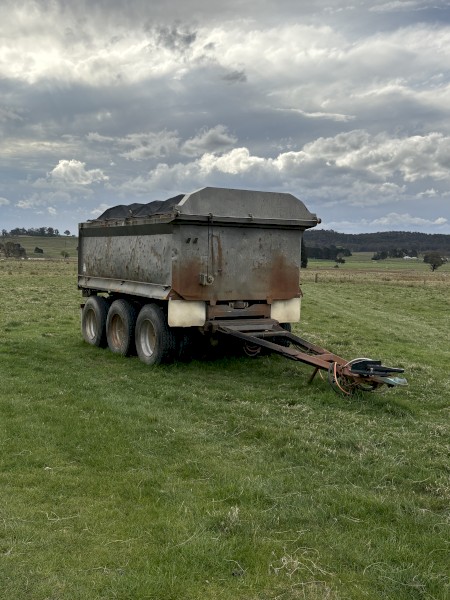 Pig trailer