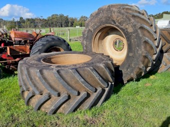 Tractor Wheels and Tyres 900 60R 42, 34" Rim