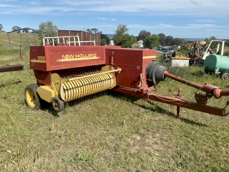 New Holland 568 Small Square Baler