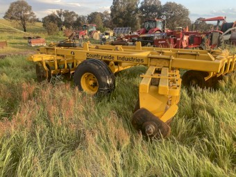 Countrywide Industries 6-4 28 plate Disc Plough 