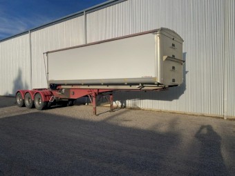 Lyonhaul / Stoodley Tipper A Trailer