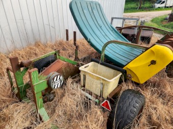 Feed out cart