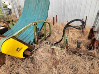 Feed out cart