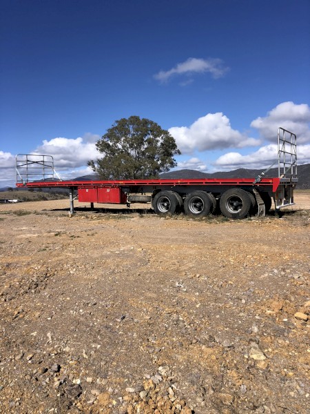 1994 Krueger 44ft Road Train Lead Trailer.