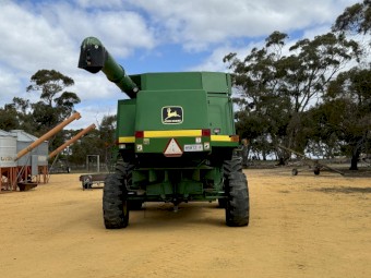 1998 John Deere CTS II Maximiser Header with 930F Front with Trailer