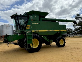 1998 John Deere CTS II Maximiser Header with 930F Front with Trailer