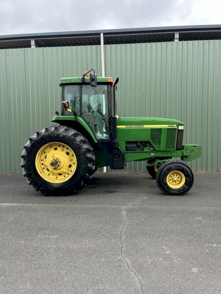 John Deere 7610