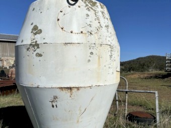 Concrete agitator 
