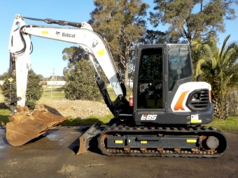 10/2020 BOBCAT E85 ZERO SWING 9 TONNE RUBBER TRACKED EXCAVATOR
