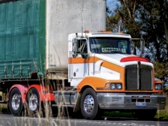 Kenworth 401 Day Cab