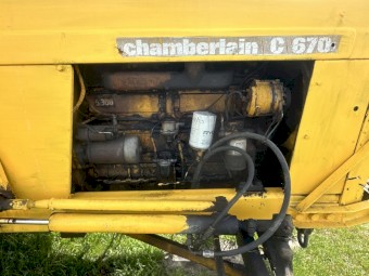 1970 Chamberlain C670 Tractor