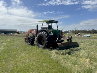 Deutz-Fahr DX 4.70 Tractor with FEL