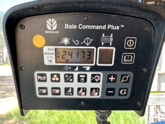 2006 New Holland BR750A Round Baler