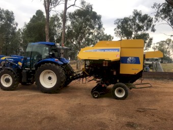 2006 New Holland BR750A Round Baler