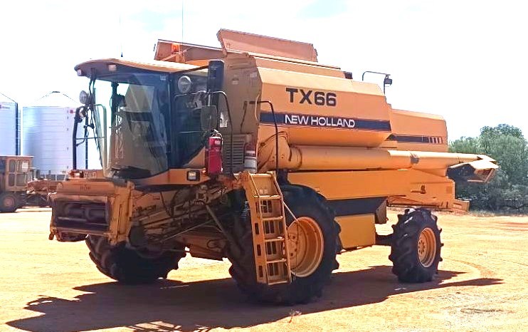 New Holland TX66 Header