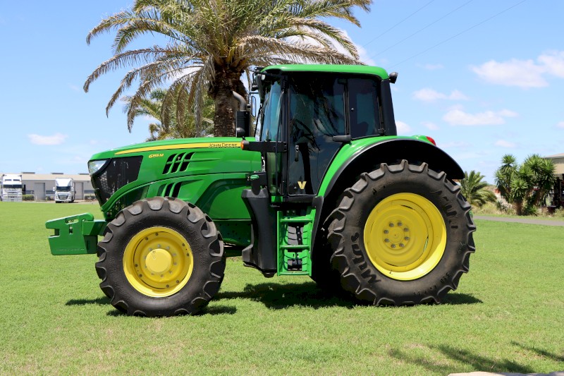 2018 John Deere 6155M Tractor