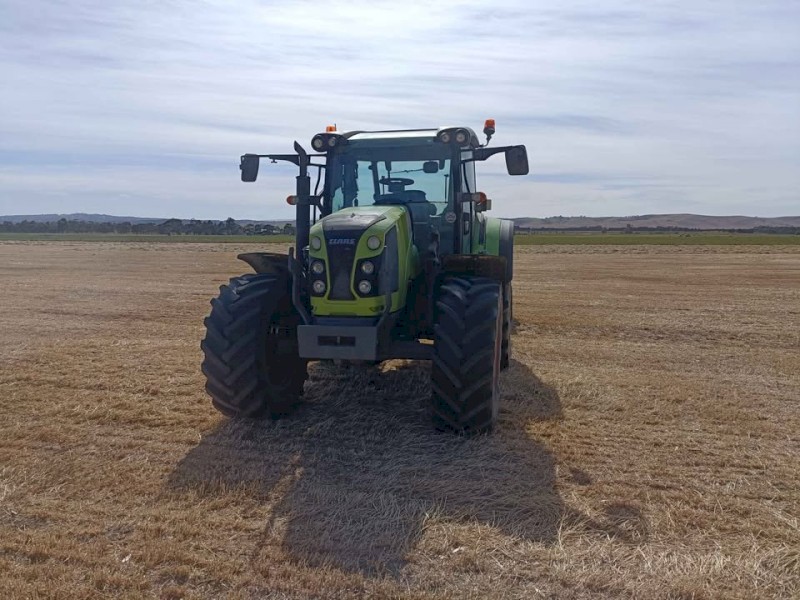 2020 Claas Arion 440 Panoramic Tractor with Loader