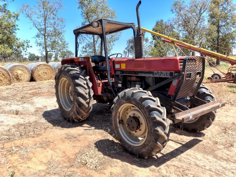 Case IH 585 4x4 Tractor