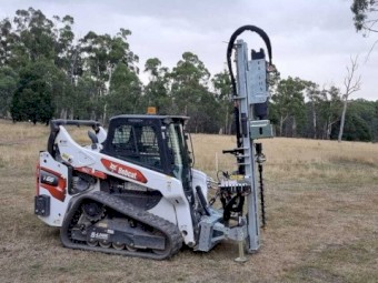 ELGRA SERIES 89 50 CELL  HYDRAULIC PERCUSSION POST DRIVER .