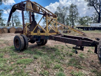 Tow behind crane 
