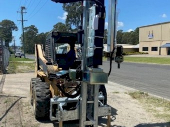 ELGRA SERIES 89 100 CELL HIGH LIFT HYDRAULIC PERCUSSION POST DRIVER