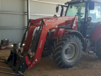 2017 Massey Ferguson 5712SL Tractor