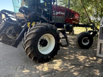 2022 Macdon M155 Windrower with D140 Front