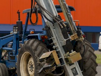 ELGRA S89 50 CELL HYDRAULIC PERCUSSION POST DRIVER HIGH LIFT 3.6MTRS UNDER THE TAMPER PAD.