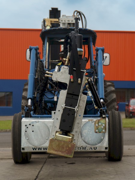 ELGRA PDX 50 CELL HYDRAULIC PERCUSSION POST DRIVER