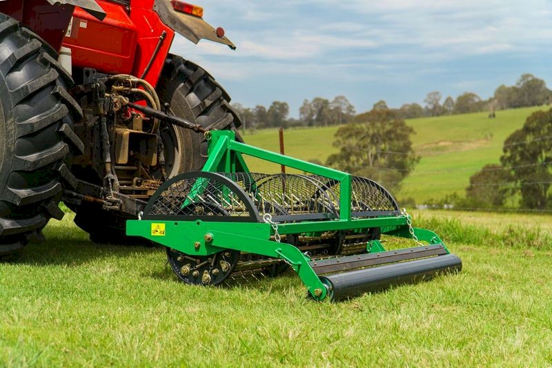 AERATOR  LAWN CARE MADE EASY .
