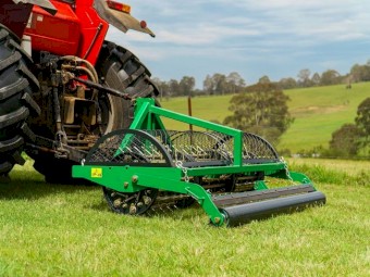 AERATOR  LAWN CARE MADE EASY .