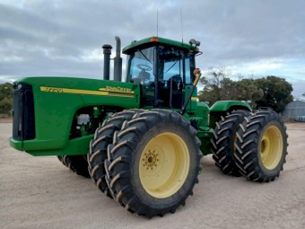 John Deere 9220 Tractor