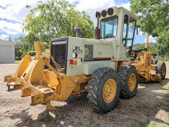 Mitsubishi MG400 Grader (Caterpillar 12G size and spec)